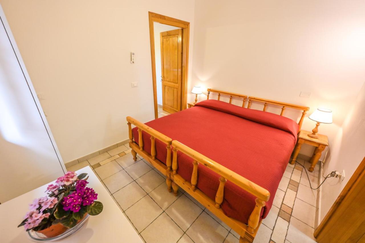 Agriturismo Poggio Al Pino Монтелупо-Фьорентіно Екстер'єр фото
